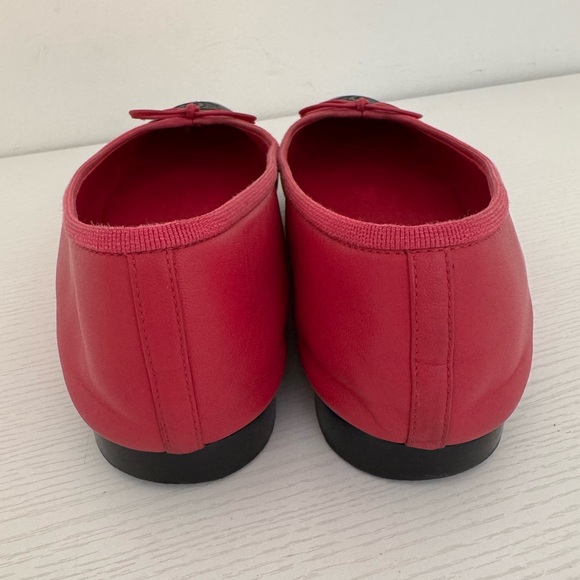 Chanel Hot Pink & Black Leather CC Bow Ballet Flats Size 40.5 Authentic Shoes - Picture 3 of 9